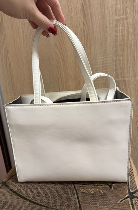 Продам білу сумку