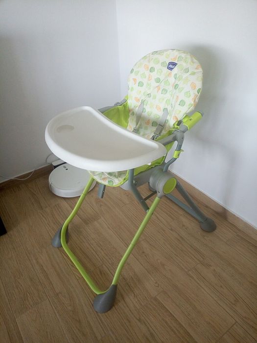 Chico Chicco Baby Dining Chair in Excellent Condition