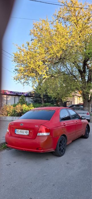 Продам КИА требует косметикии документы в порядке