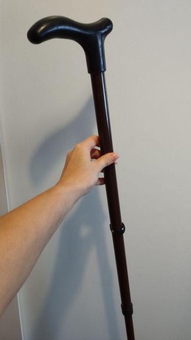 Conjunto uma muleta e uma bengala ajustáveis