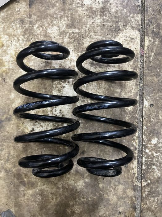 Пружина задня Опель в гарному стані