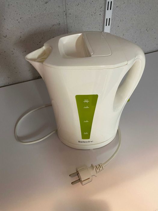Czajnik elektryczny przewodowy Selecline 1.7L Biały