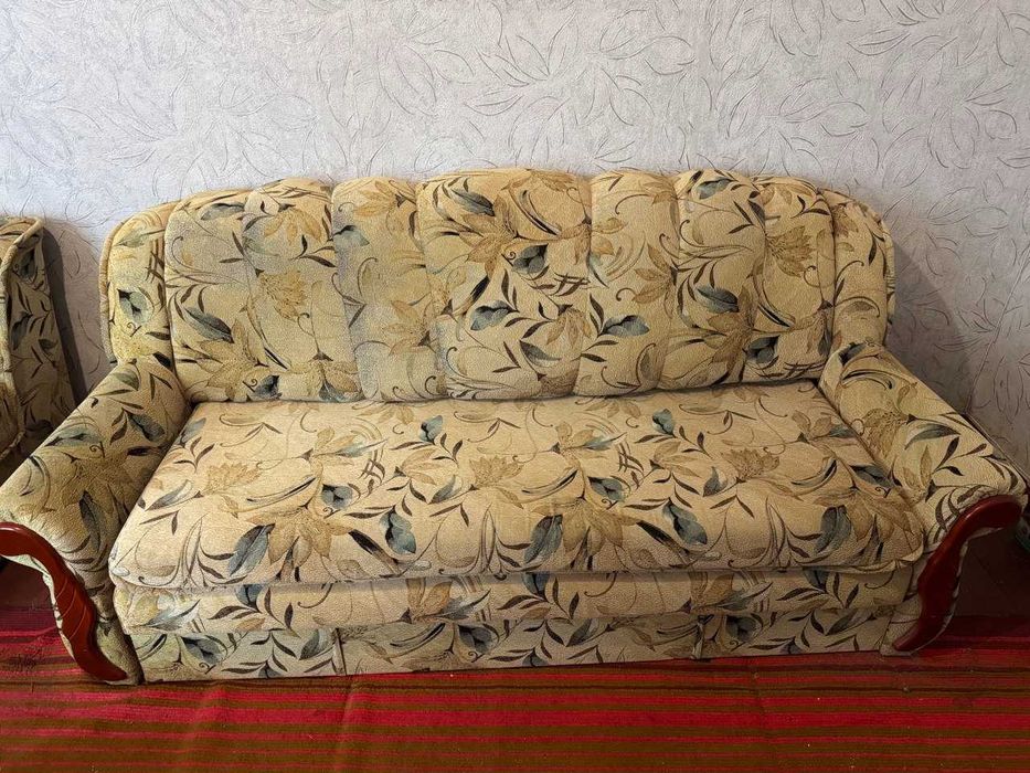 Диван раскладной + 2 кресла