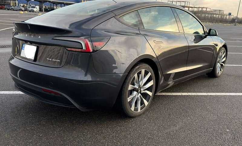 Tesla Model 3 2024
