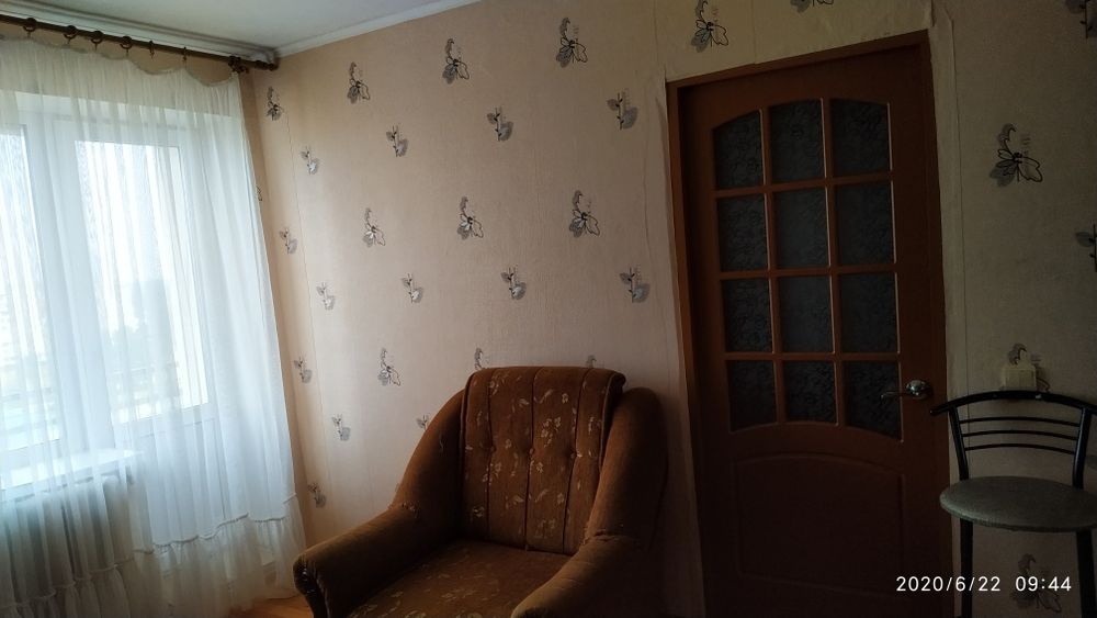 Мебель Б/У,стенка/шкафы,стол компьютерный, матрас200×160пружинный