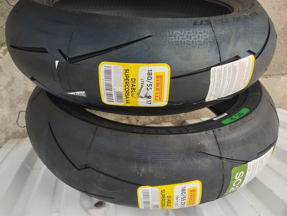 Pneus de mota pirelli