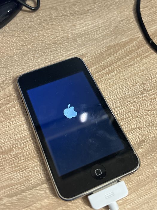 продам Apple iPod touch 2