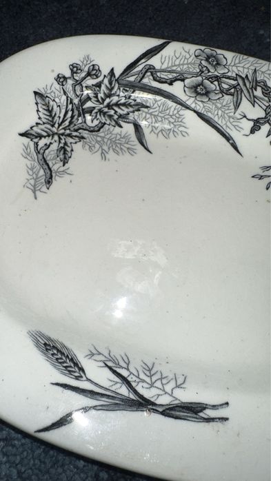 Alcantara pequena e rara travessa