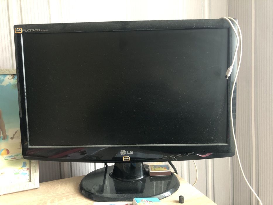 Монитор LG Flatro w2043s