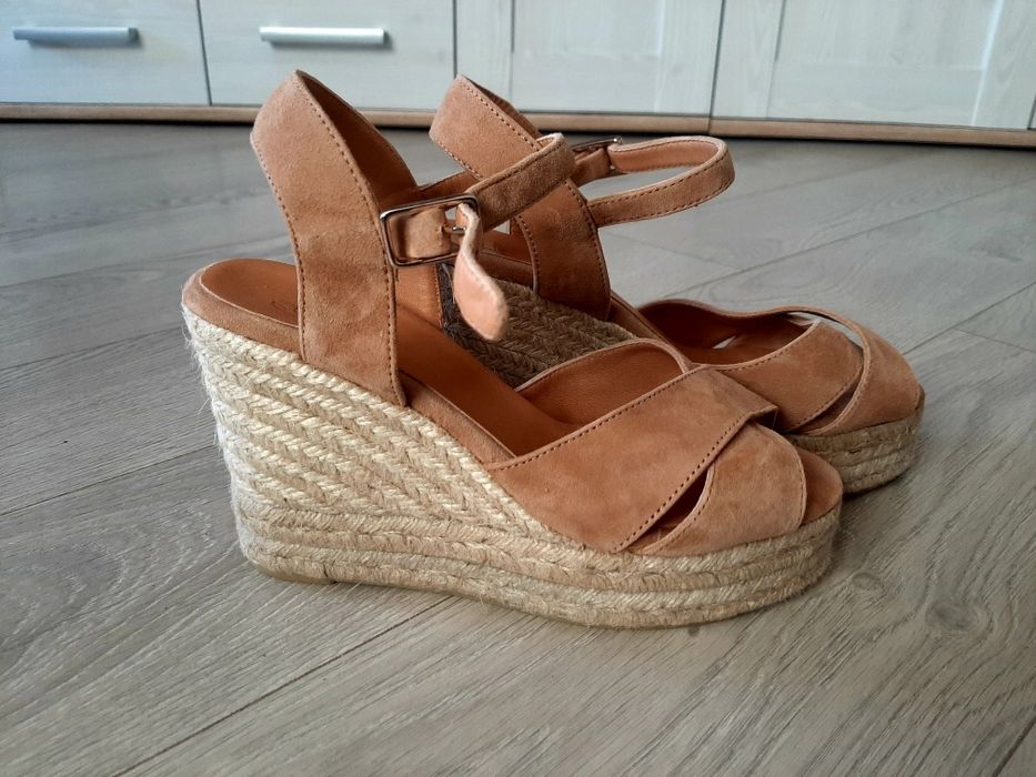 Buty damskie espadryle.