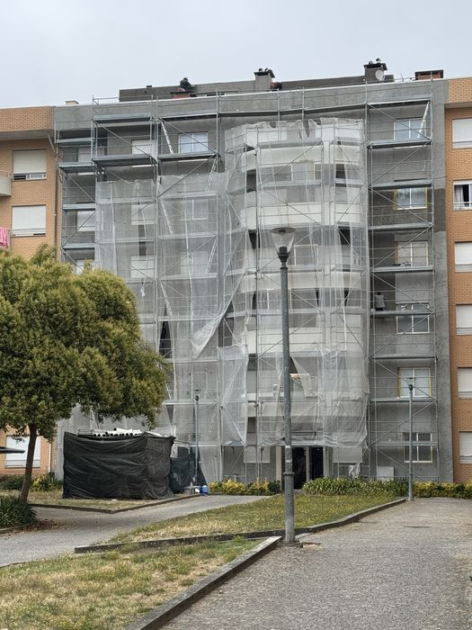 Pintura fachadas, capoto, telhados, impermeabilizações em geral