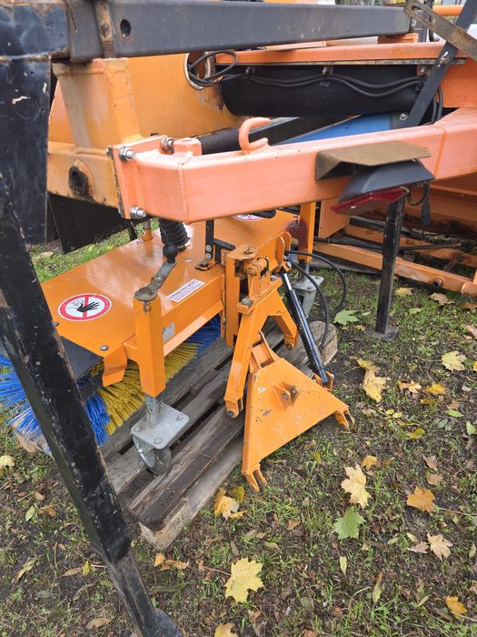 Zamiatarka szczotka piaggio porter pfau