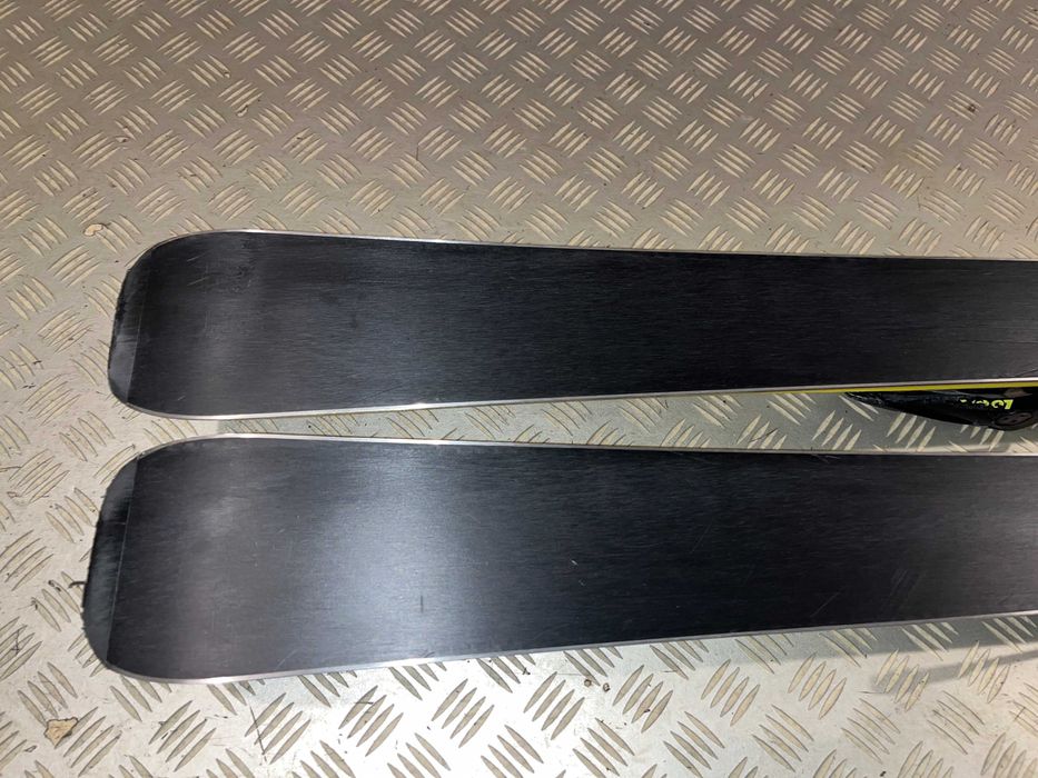 Narty ROSSIGNOL REACT R8 HP 156 cm rocker