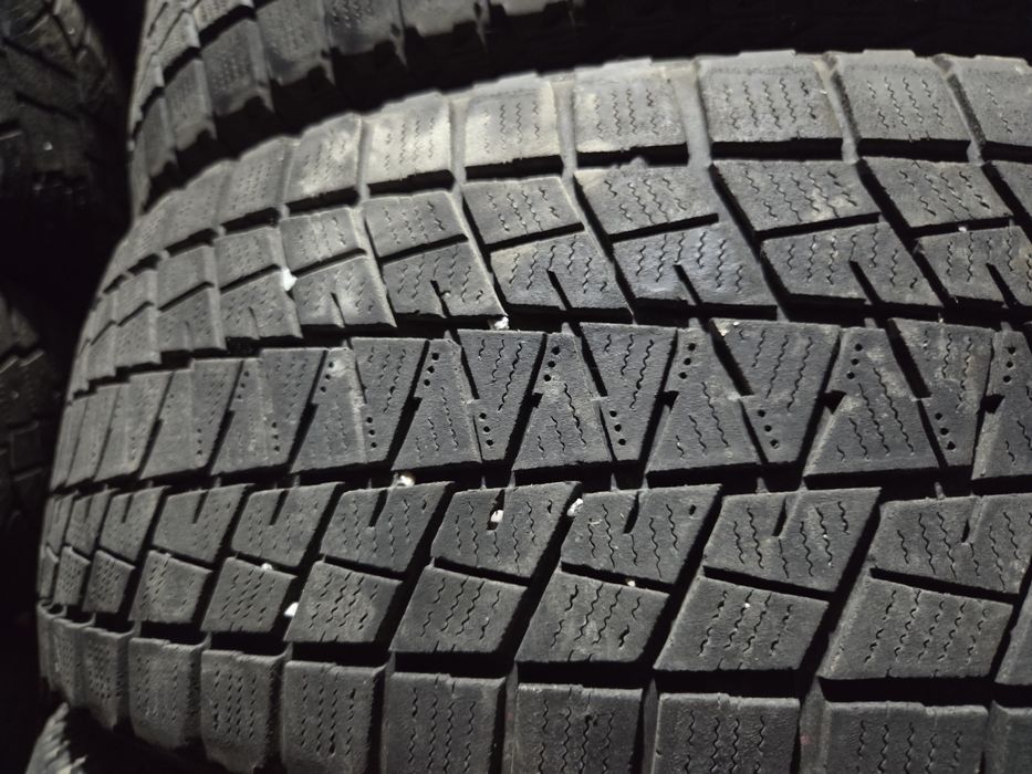 Шини 225/65 R17 Bridgestone зима