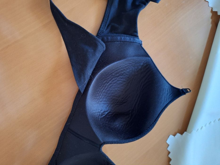 Czarny biustonosz dla karmiącej mamy  rozmiar 38DD, 85E