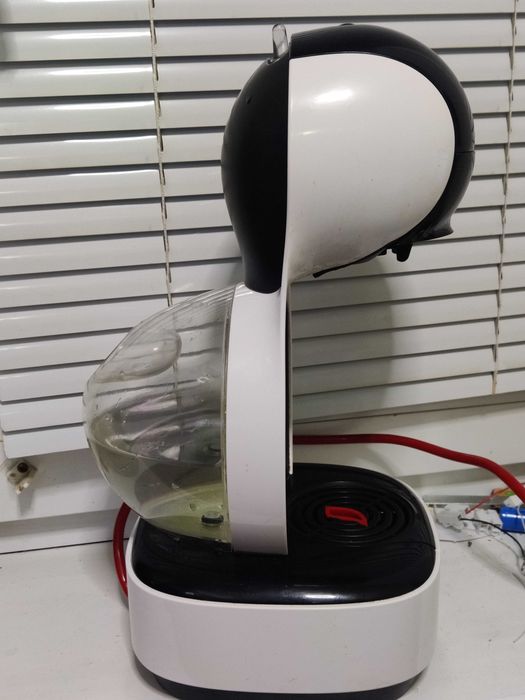 Капсульна кавоварка Dolce Gusto б/у в чудовому робочому стані.