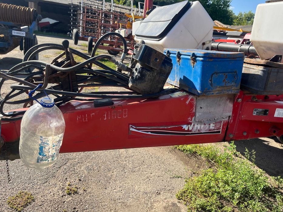 Просапна сівалка Massey-Ferguson-MF555 8,4м 12-рядна 2009р