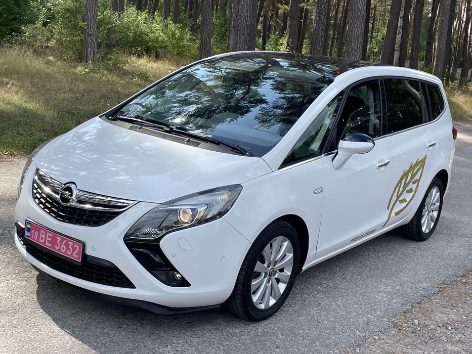 Свіжопригнана Opel Zafira Tourer 2013р.в  1.6 газ/бензин