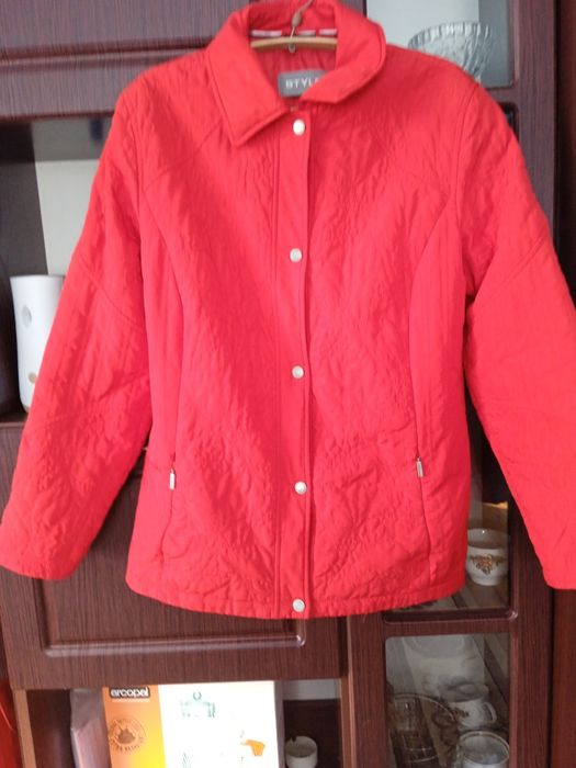 Продам жіночу куртку