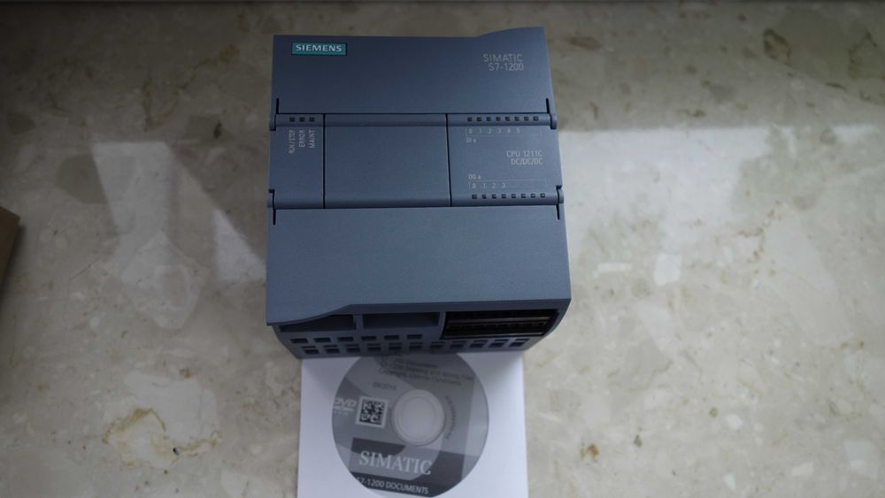 Nowy Sterownik PLC Siemens S7-1200 CPU 1211C 6ES7 211-1AE40-0XB0