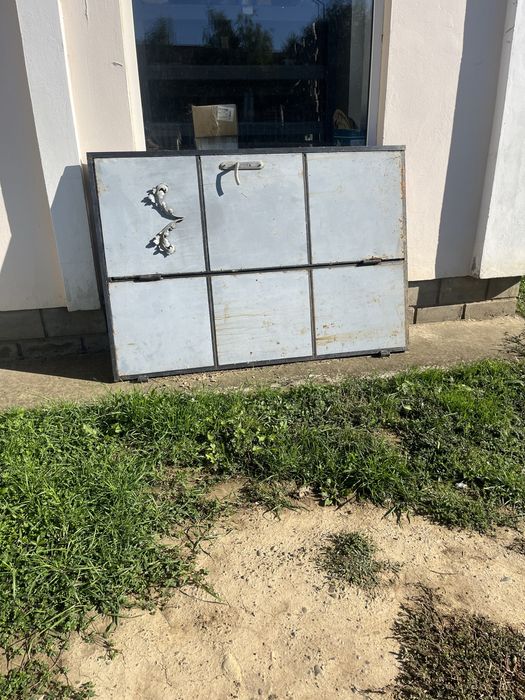 Ворота гаражні з дверима