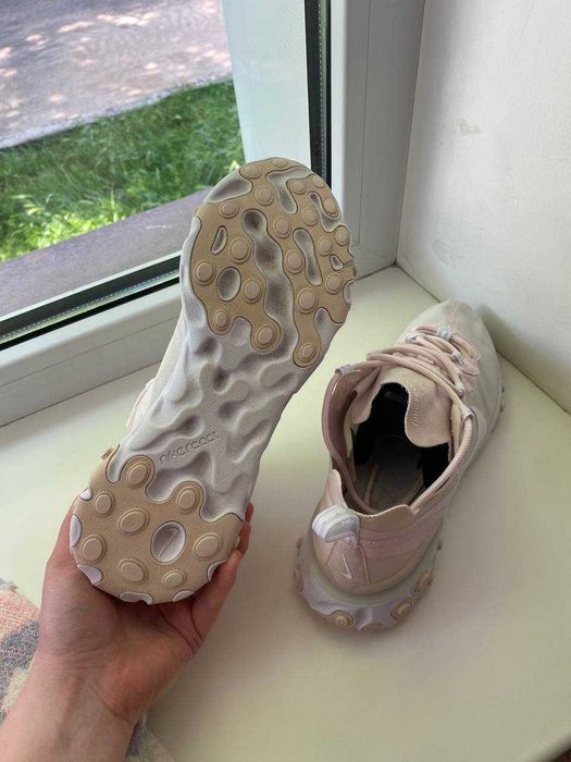 Жіночі кросівки Nike React Element 55 розмір 39