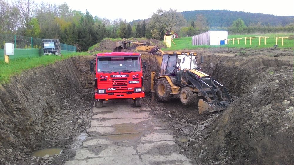 Wynajem wywrotki wykopy tłuczen humus