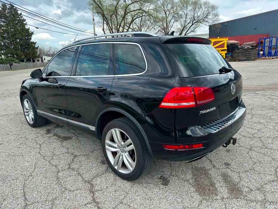 Volkswagen Touareg Executive      2012