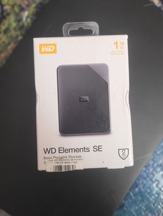Продам зовнішній жорсткий диск WD Elements SE обсягом 1 ТБ.