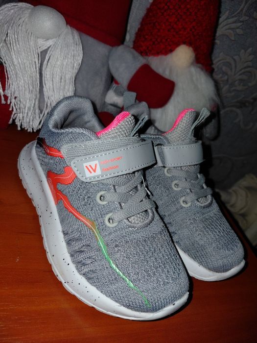 Кросівки дитячі весняні