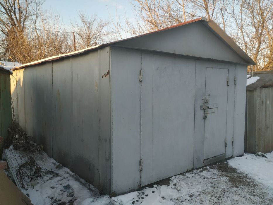 Сдам в оренду великий металевий гараж