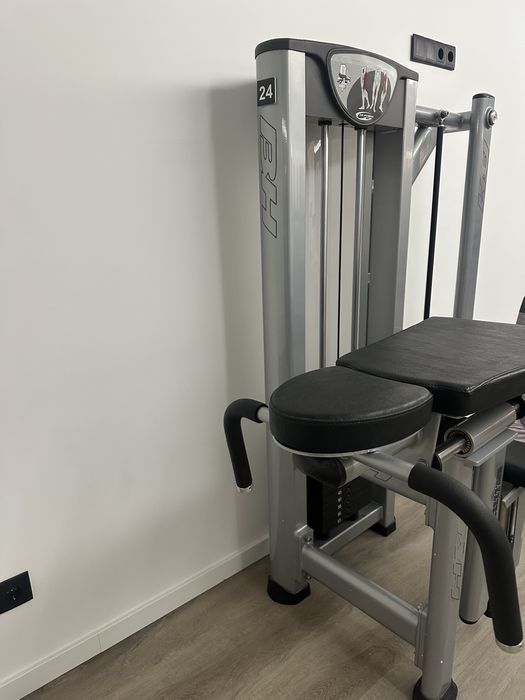 Maquina  de perna e gluteos