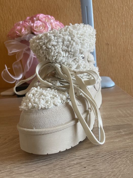 Угі на дівчинку 36 р