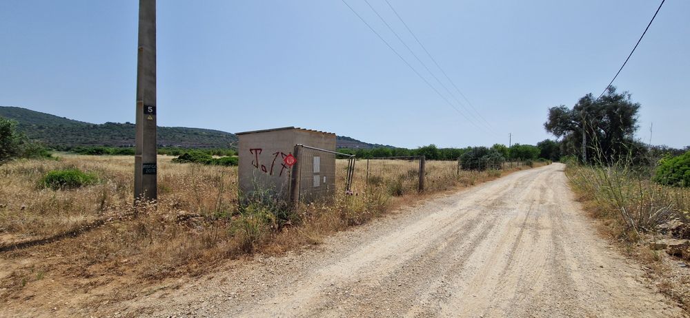 Terreno com água e luz com 8ha