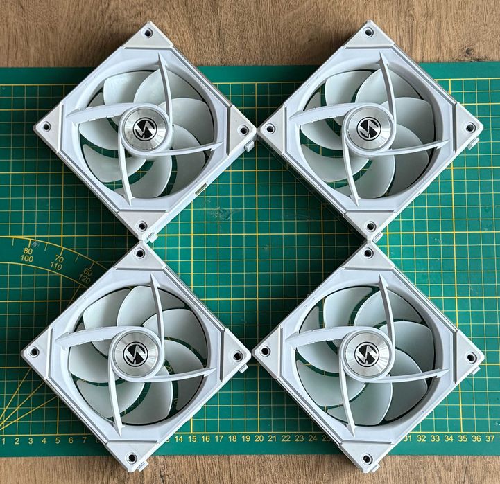 [4 szt.] Wentylatory Lian Li UNI FAN SL-INF 120 RGB white + kontroler