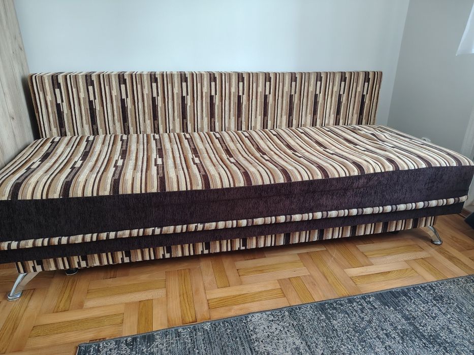 Sofa rozkładana (tapczan, wersalka)