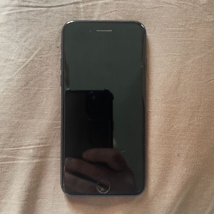 Продам Iphone 7 32gb icloud