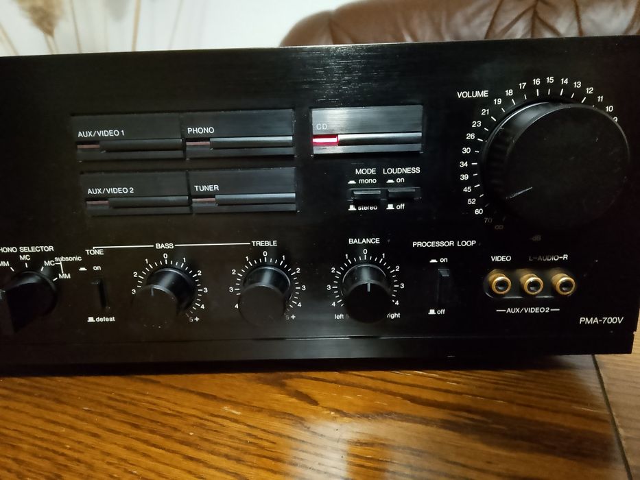 Potężny i mocny wzmacniacz Denon PMA 700 V