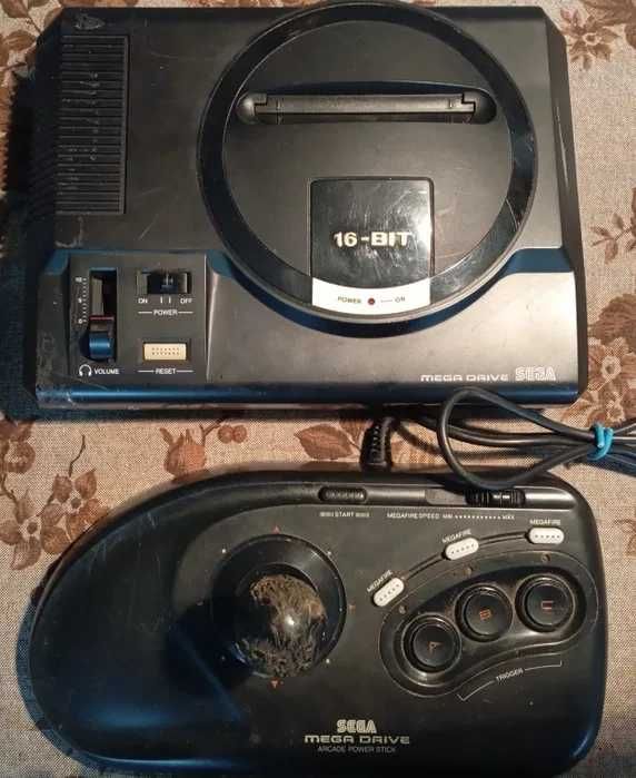 Sega Megadrive + Arcade Stick