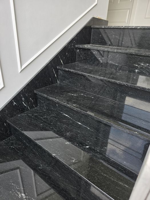 Schody kamienne zewnętrzne wewnętrzne granitowe marmurowe konglomerat