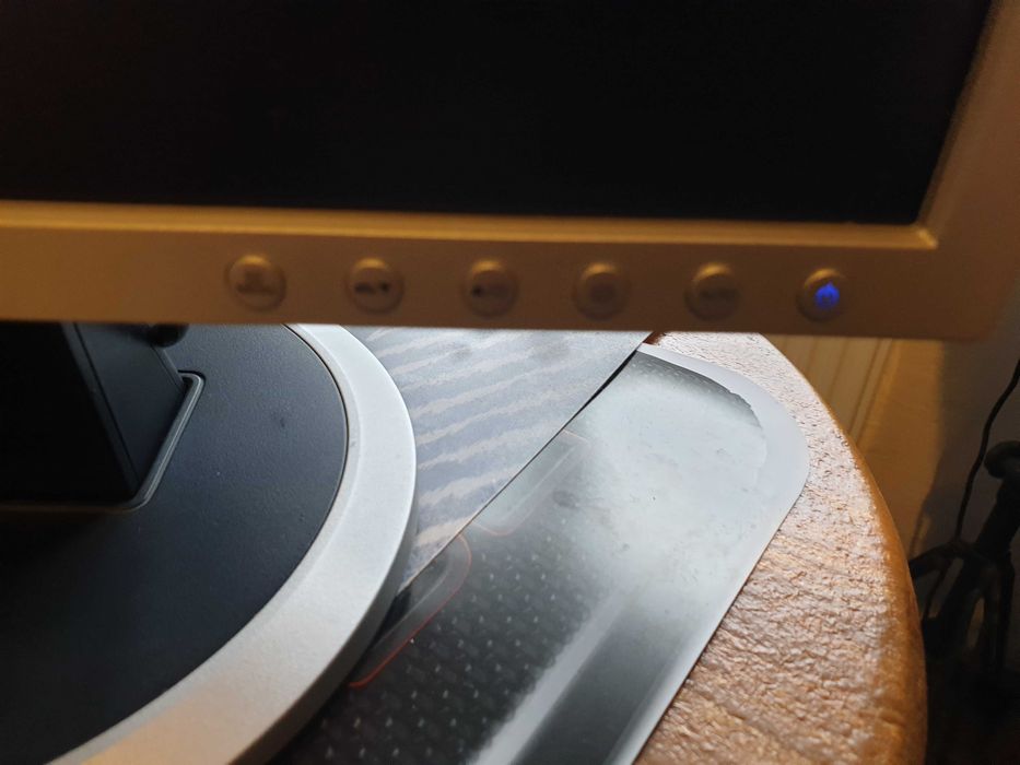 Monitor Samsung SyncMaster 740N.