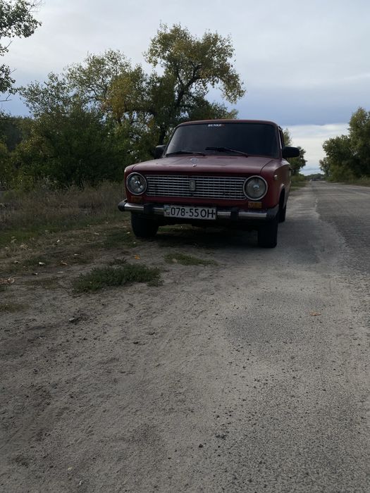 Продаю ваз 21011
