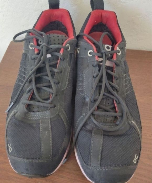 ON Cloud бігові кросівки 39р в ідеальному стані