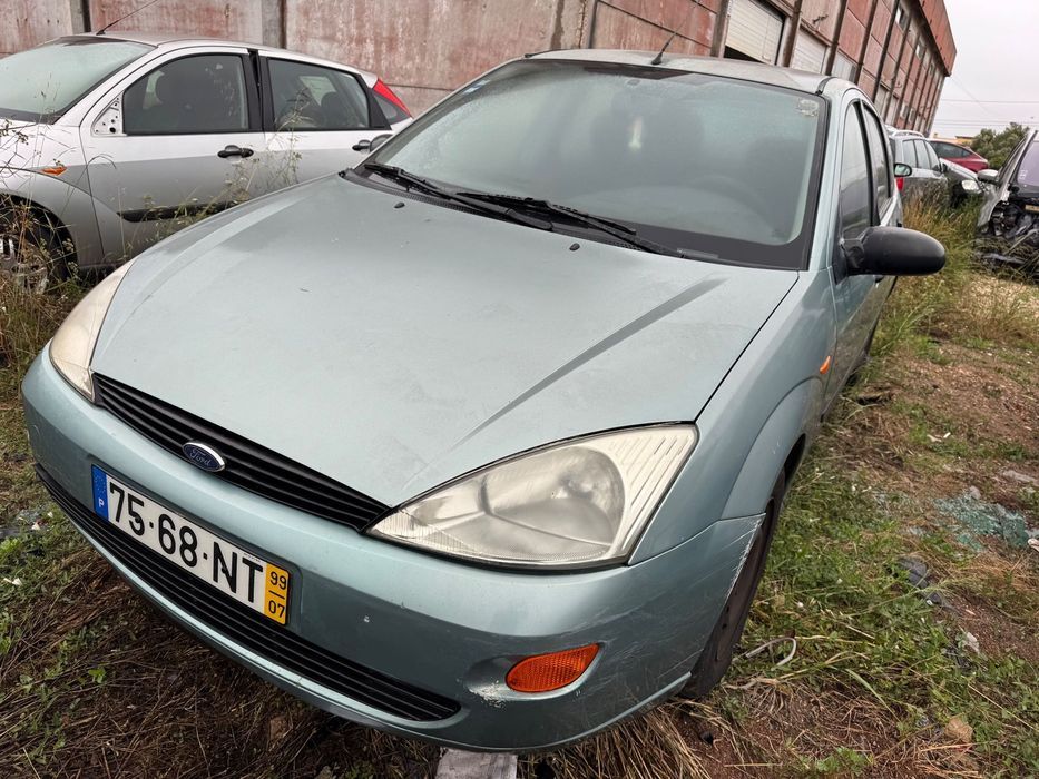 Ford Focus 1.4 gasolina de 1999 para peças