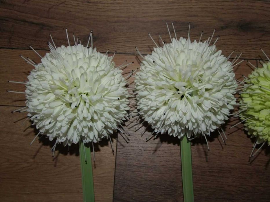 Przepiękne kwiaty sztuczne-czosnki-dł. 70 cm-5 szt.