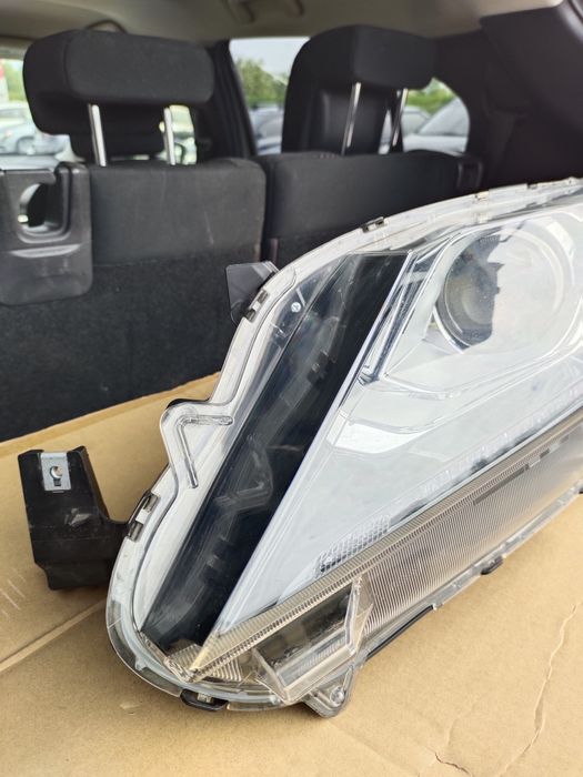 Фара Mitsubishi eclipse cross