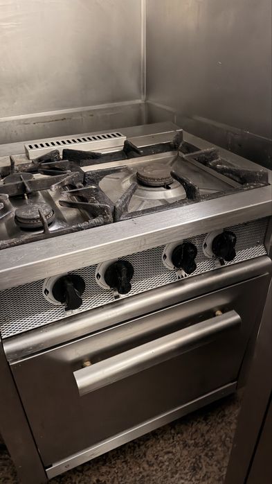 Recheio restaurante frigorífico, arca vitrine e congeladora, mesas…