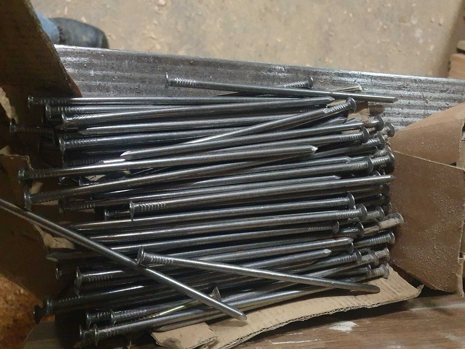 Gwozdzie krokwiaki 250x8 /200x6