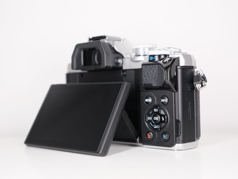 olympus omd em10 mark iii - купити цифрові фотокамери - Ціна на OLX.ua