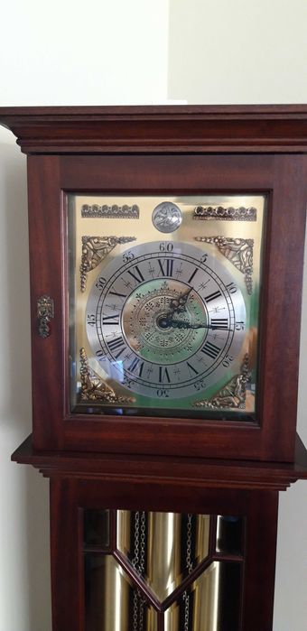 Relógio Pé Alto Tempus Fugit